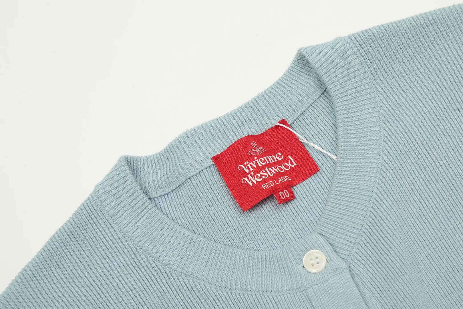 vivienne west wood Vivienne contrasting high-end Korean style cardigan knitted sweater wool 2024 autumn latest 🧩 15% merino cotton wool 85% wool blend 🧩Correct Italian 🇮🇹100% wool washed wheat logo Size: S -M- L Color: blue pink black gray